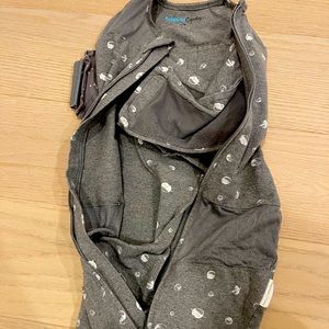 SNOO Sleep Sack 3-Pack includes in 3 different sizes:1 medium,1 large,1 XL